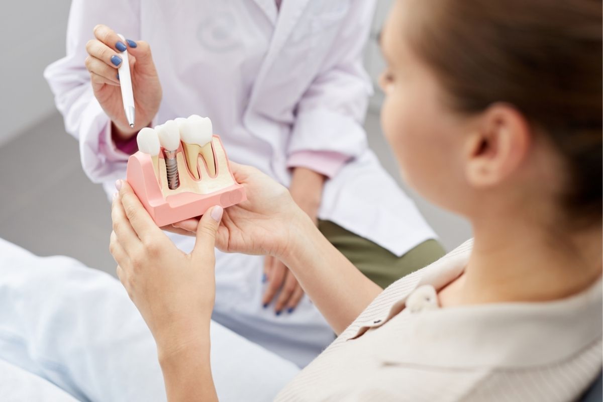 How to Relieve Pain from Dental Implant