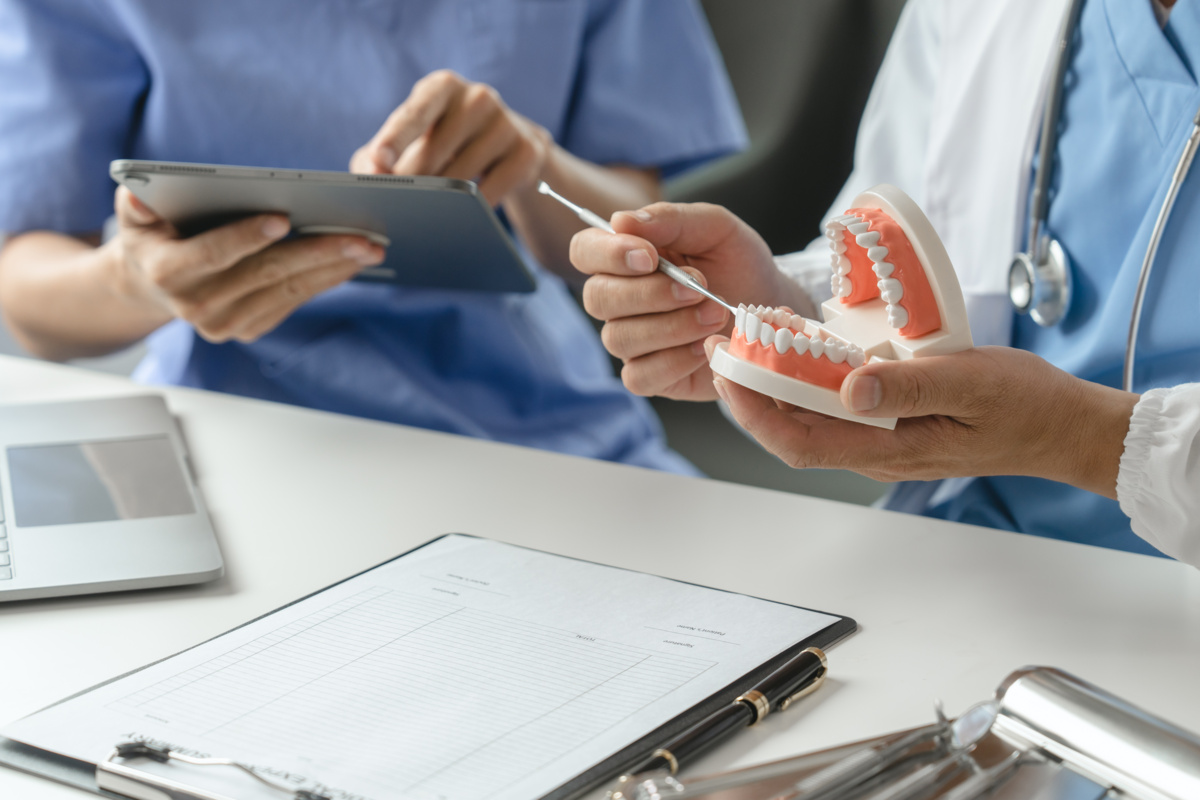 Oil Pulling for Gum Health: Safe Daily Habit or Risky Trend?